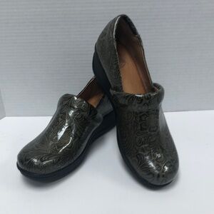 Nurture professional shoes